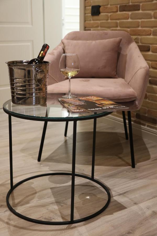 Ardenica Boutique Hotel Lushnje Экстерьер фото