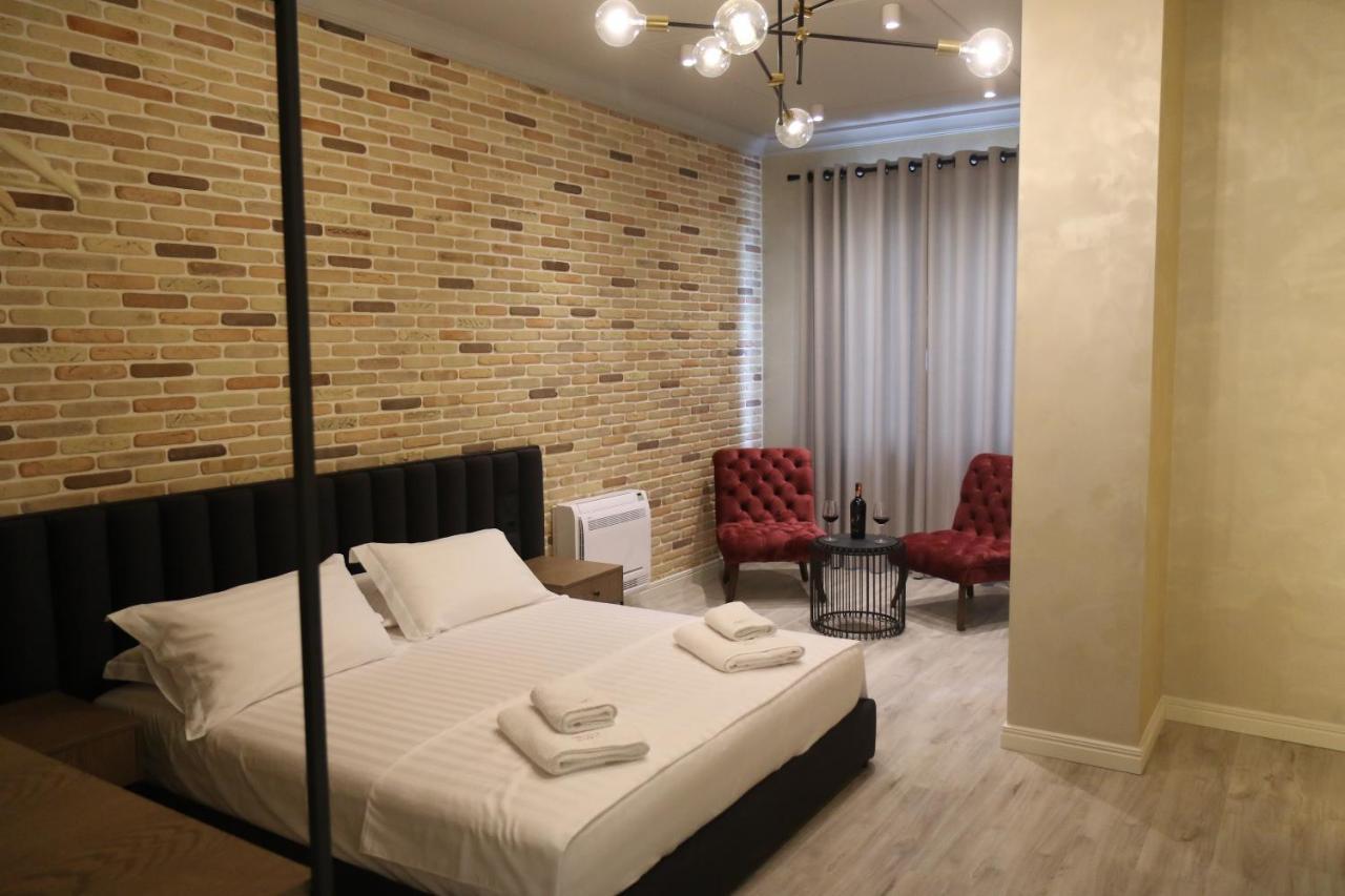 Ardenica Boutique Hotel Lushnje Экстерьер фото