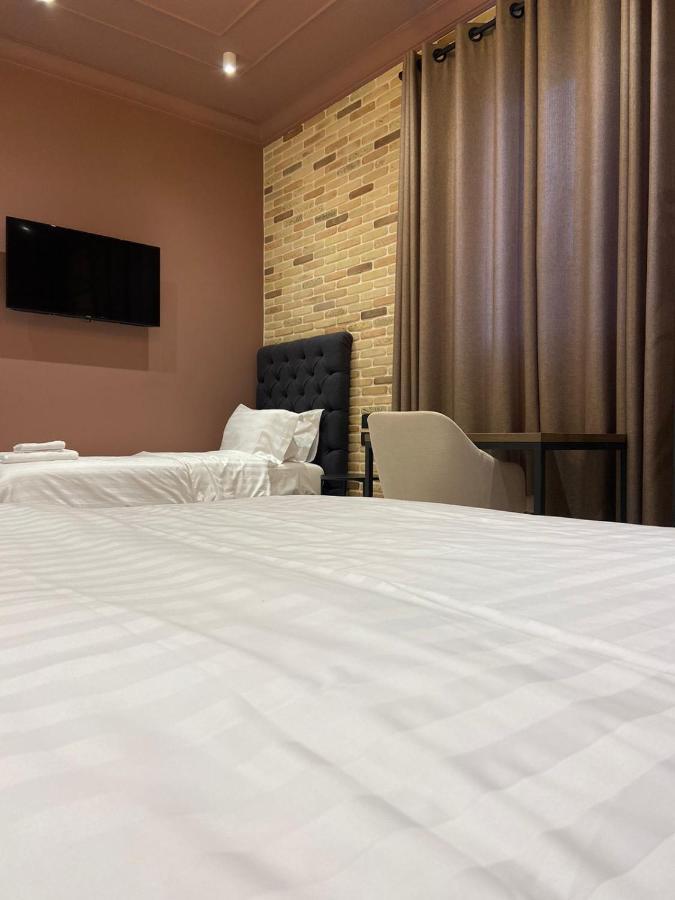 Ardenica Boutique Hotel Lushnje Экстерьер фото