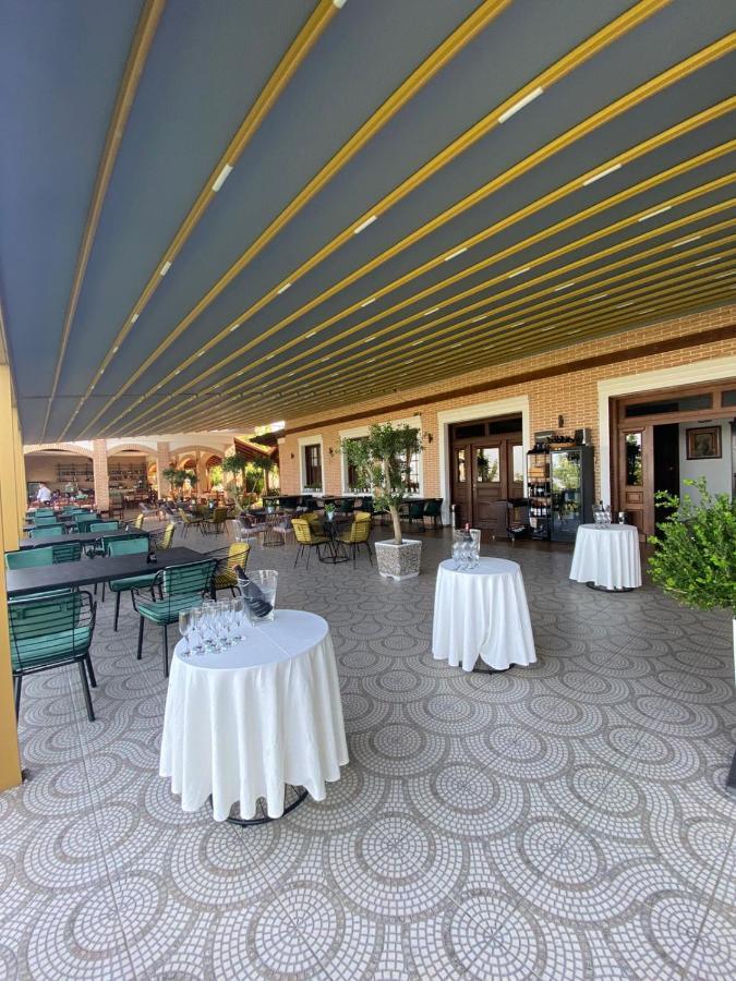 Ardenica Boutique Hotel Lushnje Экстерьер фото