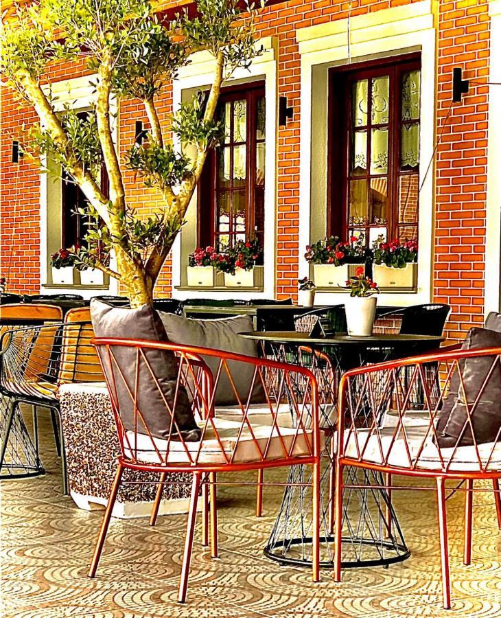 Ardenica Boutique Hotel Lushnje Экстерьер фото