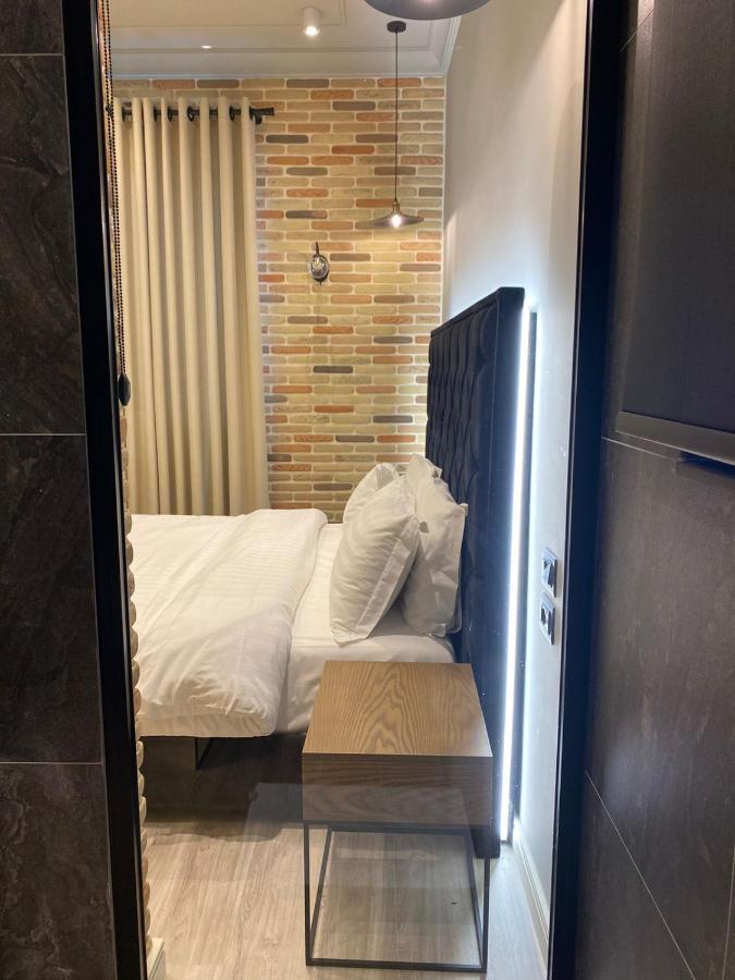 Ardenica Boutique Hotel Lushnje Экстерьер фото