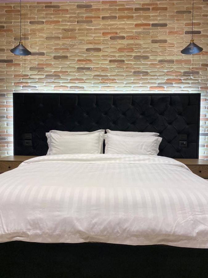 Ardenica Boutique Hotel Lushnje Экстерьер фото